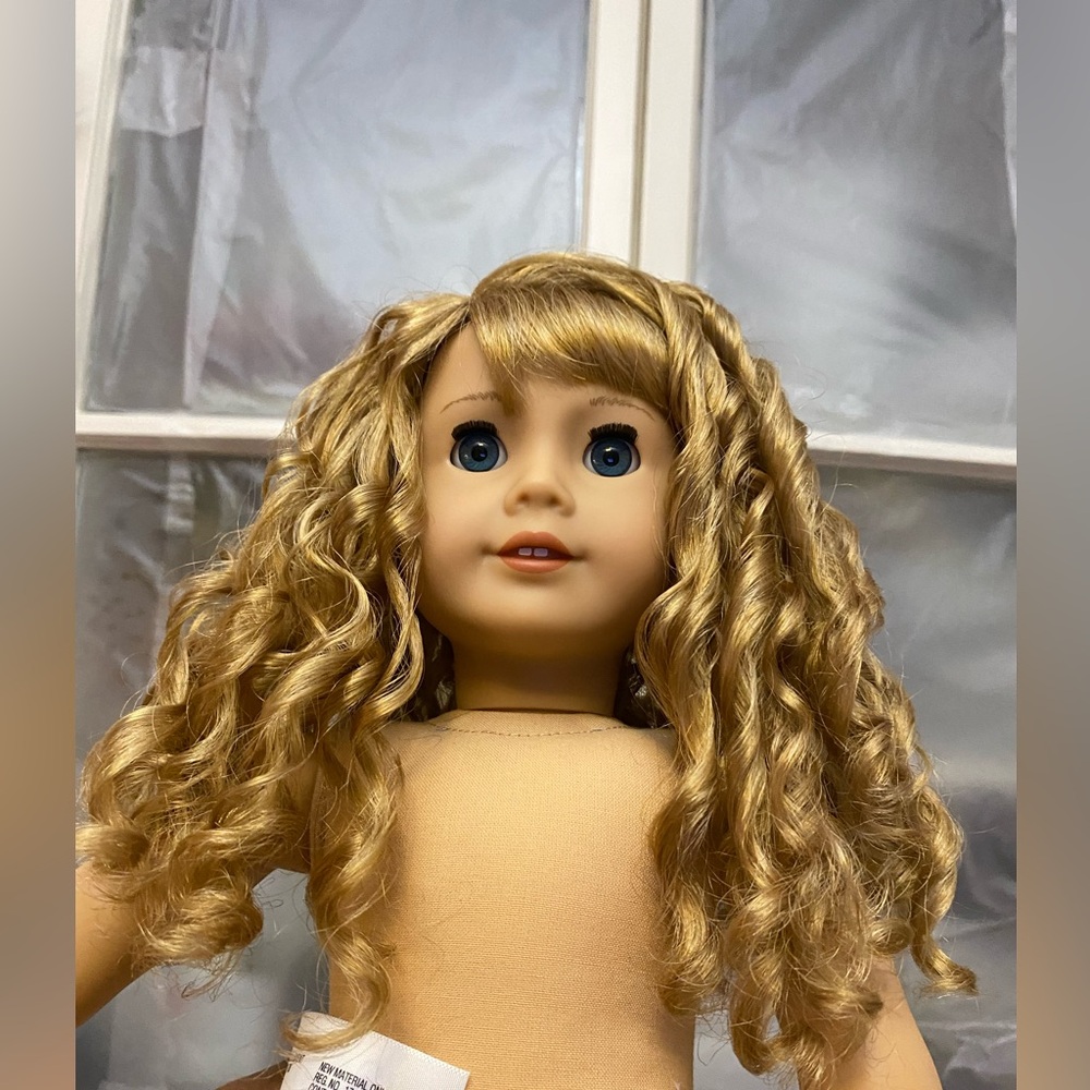 American Girl Doll Courtney Moore Year 2017 - Picture 3 of 16